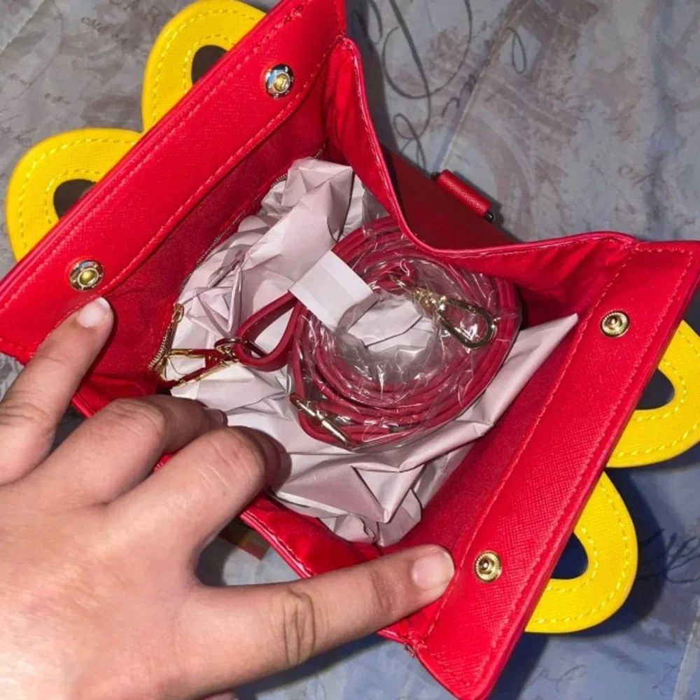 24HR DROP⬇️ McDonald’s Happy Meal Bag & Keychain - Picture 6 of 6